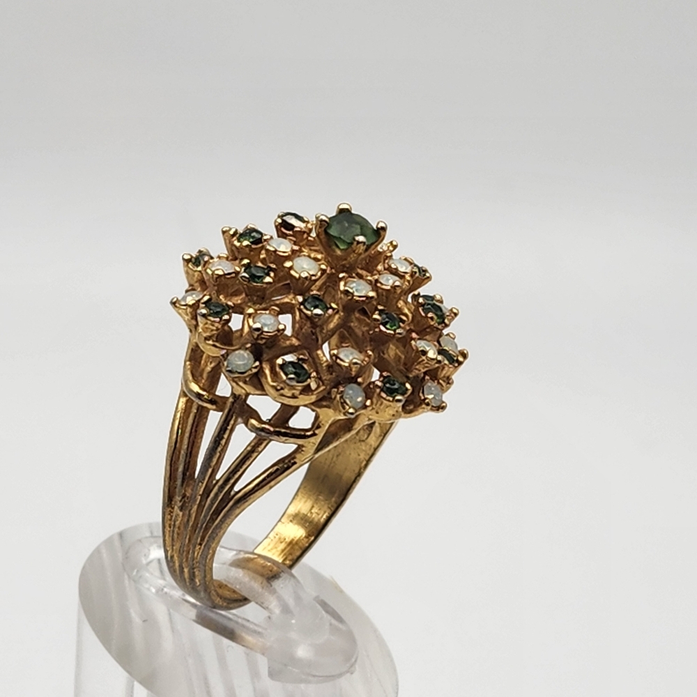 Vintage Aurora 18KT HGE Green & White Opalescent Crystal Cocktail Ring (8) - Picture 3 of 9